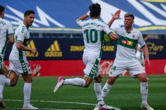 巴塞罗那诺坎普球场激情回归：球队挑战与球迷期待